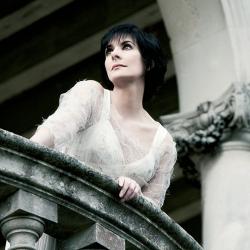 Фотография Enya